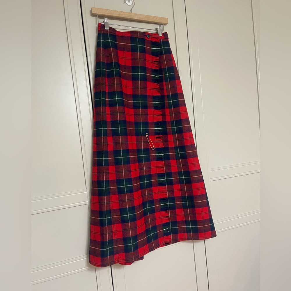 Vintage 1970’s Pendleton 100% Virgin Wool Tartan Plaid Wrap Skirt - Picture 2 of 14